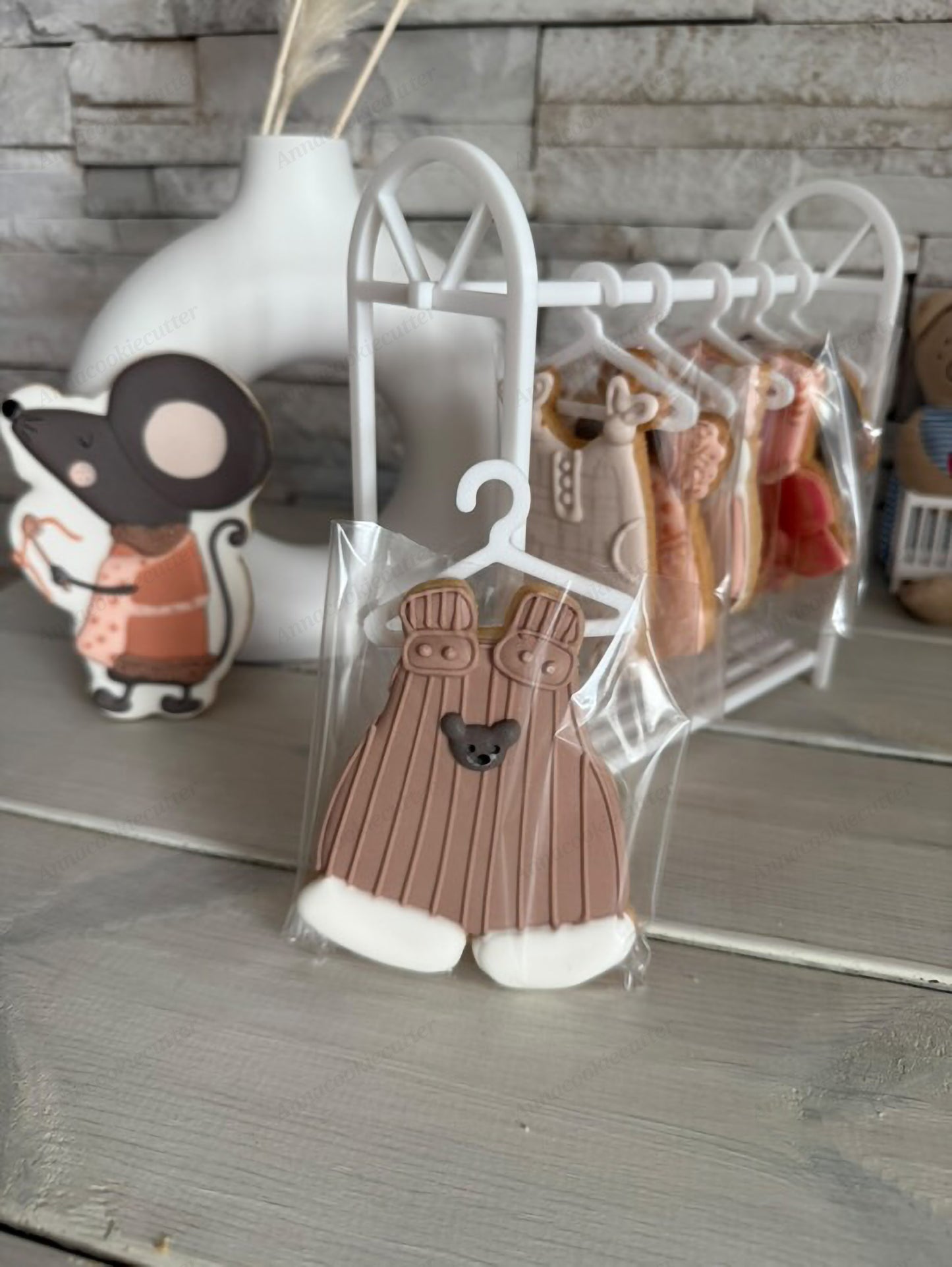Portabiscotti Mini Appendiabiti –Formina Mini Espositore Biscotti a Tema Moda, Boutique Cookie Rack, Stand Biscotti Decorati