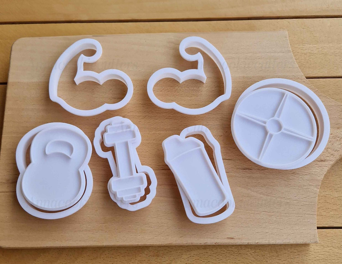 Set Fitness di Formine per Biscotti Manubri, Bicipiti, Shaker, Kettlebell, Pezzi