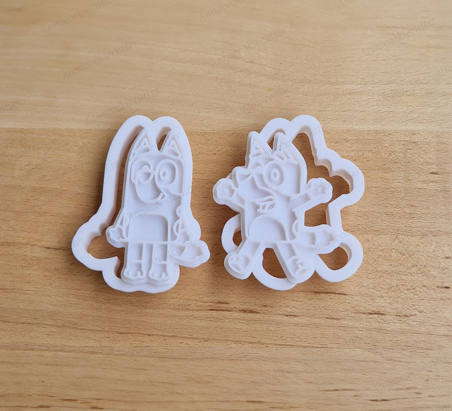 Bluey Formine Per Biscott Set 2 Pezzi Cookie Cutter Frolla Pasta di Zucchero