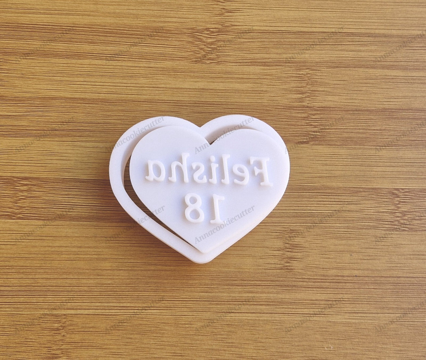 Formina Taglia Biscotti Cuore Personalizzato con Nome ed Età Cookie Cutter