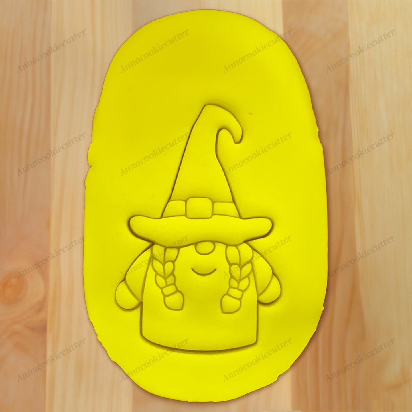 Formina per Biscotti Gnomo Ragazza Strega Tagliabiscotti Halloween Cookie Cutter