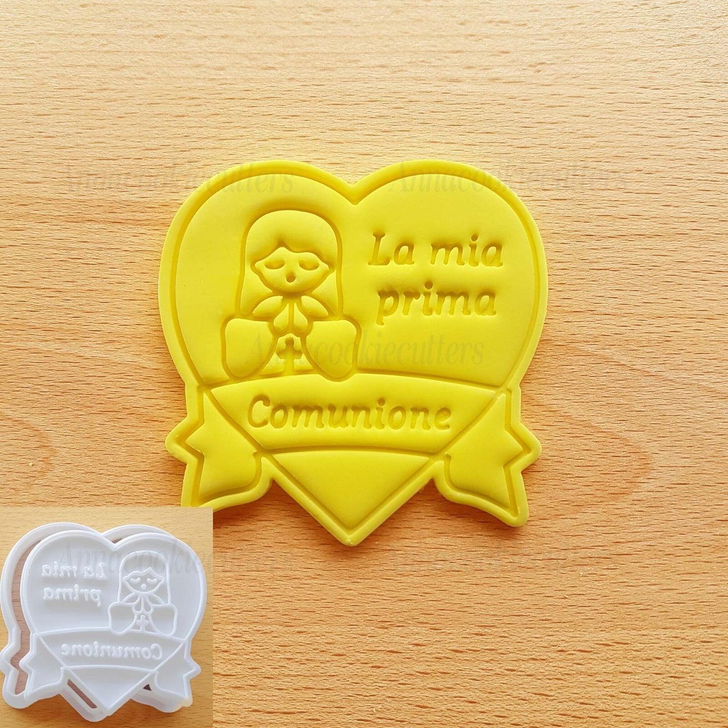La Mia Prima Comunione Formina Per Biscotti Cuore Ragazza In Preghiera 10 cm