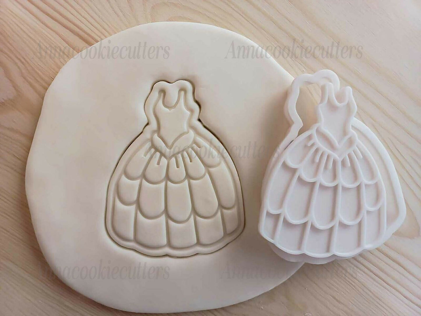 Abito Vestito Formina Per Dolci Formine Biscotti Cookie Cutter 7x8 cm