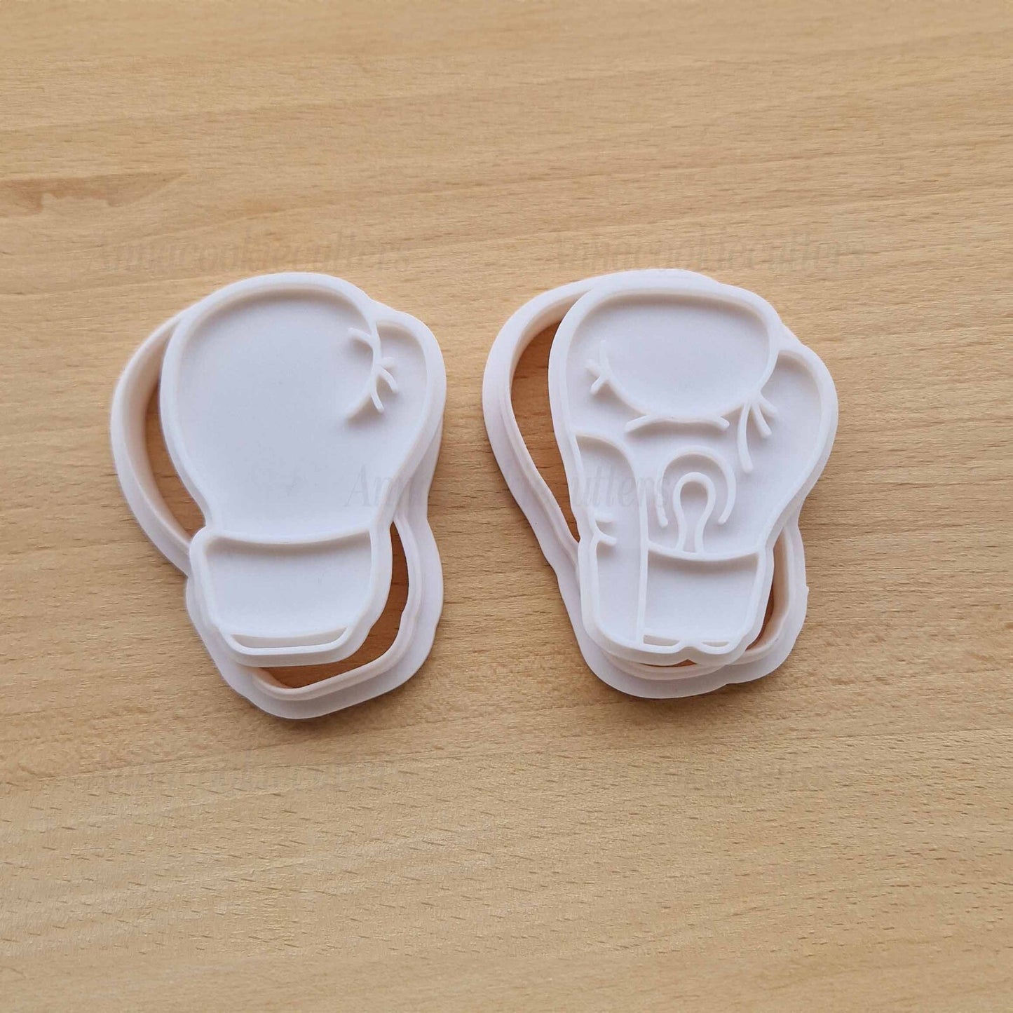 Set di 2 Guantoni da Boxe Tagliabiscotti Giochi Sportivi Formine Per Biscotti