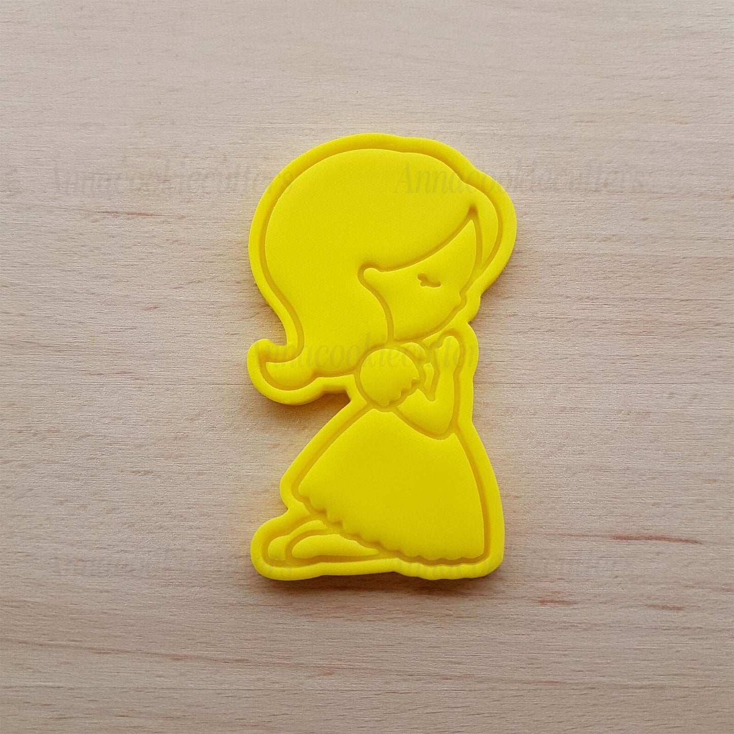 Comunione Formine Per Biscotti Stampo Bimba In Preghiera Tagliabiscotti 8x5 cm