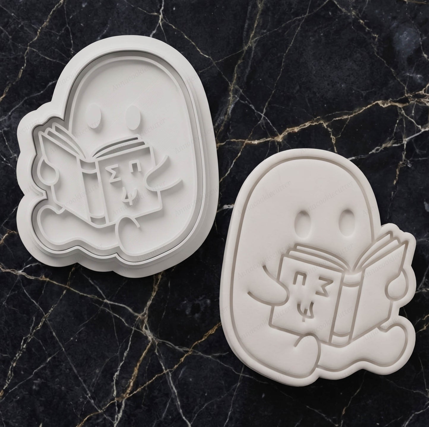 Set di Formine per Biscotti a Forma di Fantasma che Legge un Libro