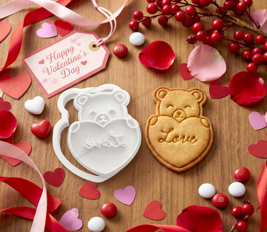 Tagliabiscotti Orsetto con Cuore "Love" – Formina con Timbro per Biscotti di San Valentino, Dolci Regali Romantici e Decorazioni in Pasta di Zucchero