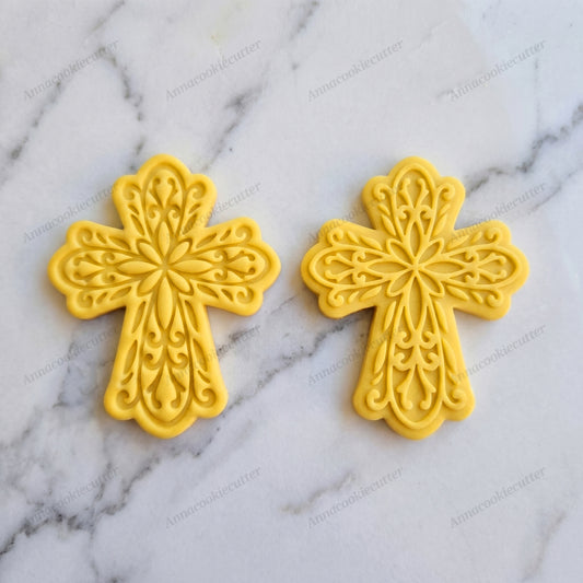 Tagliabiscotti Croce Decorata - Timbro Embosser Floreale Elegante per Bomboniere Battesimo e Comunione