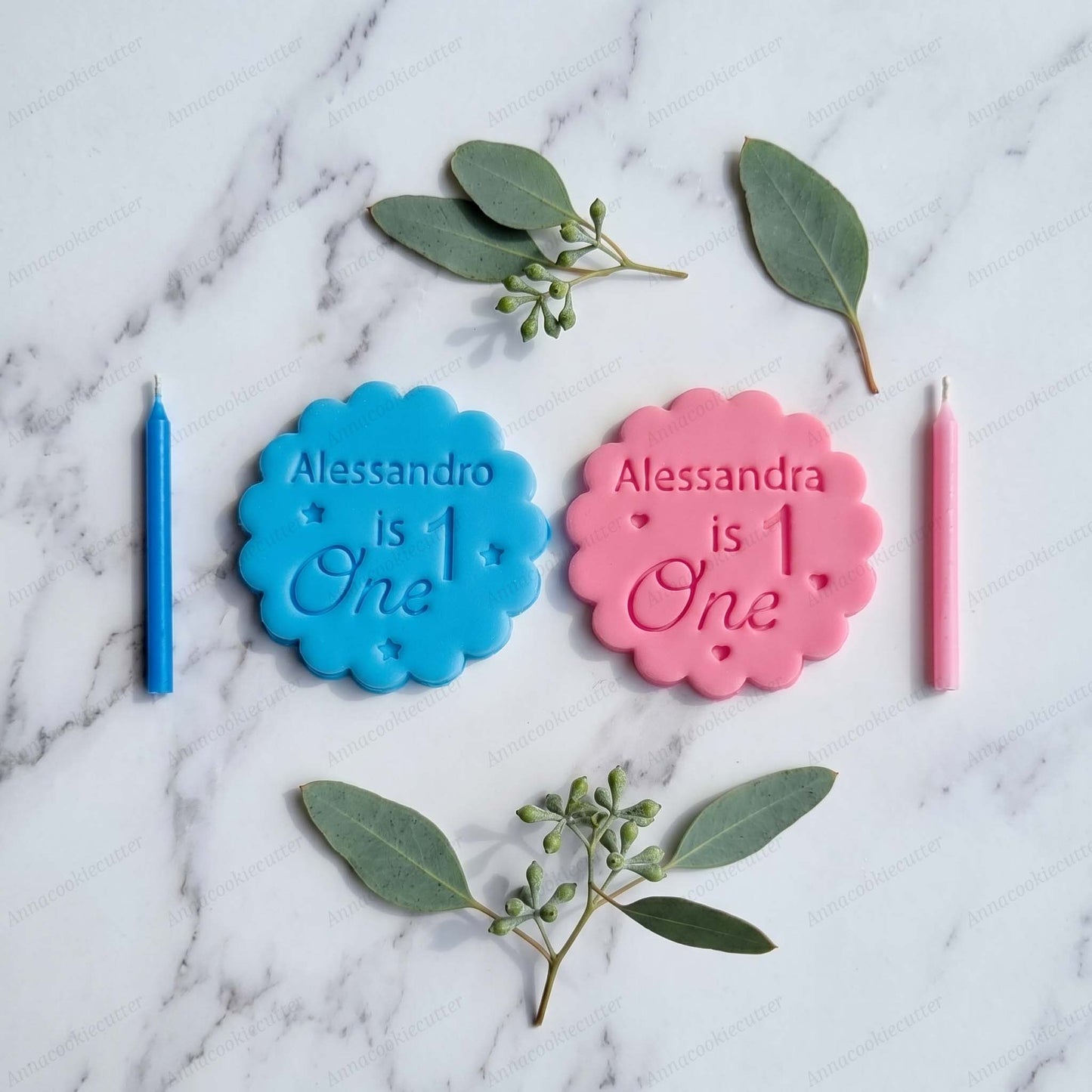 Tagliapasta e Timbro Personalizzato con Nome Primo Compleanno per Biscotti e Fondente