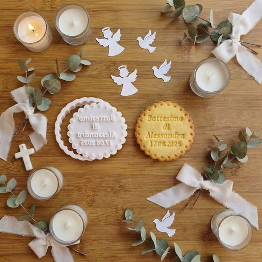 Set Tagliabiscotti e Timbro Personalizzato Formina per Battesimo e Baby Shower con Nome e Data per Bomboniere 7 cm (Copia)
