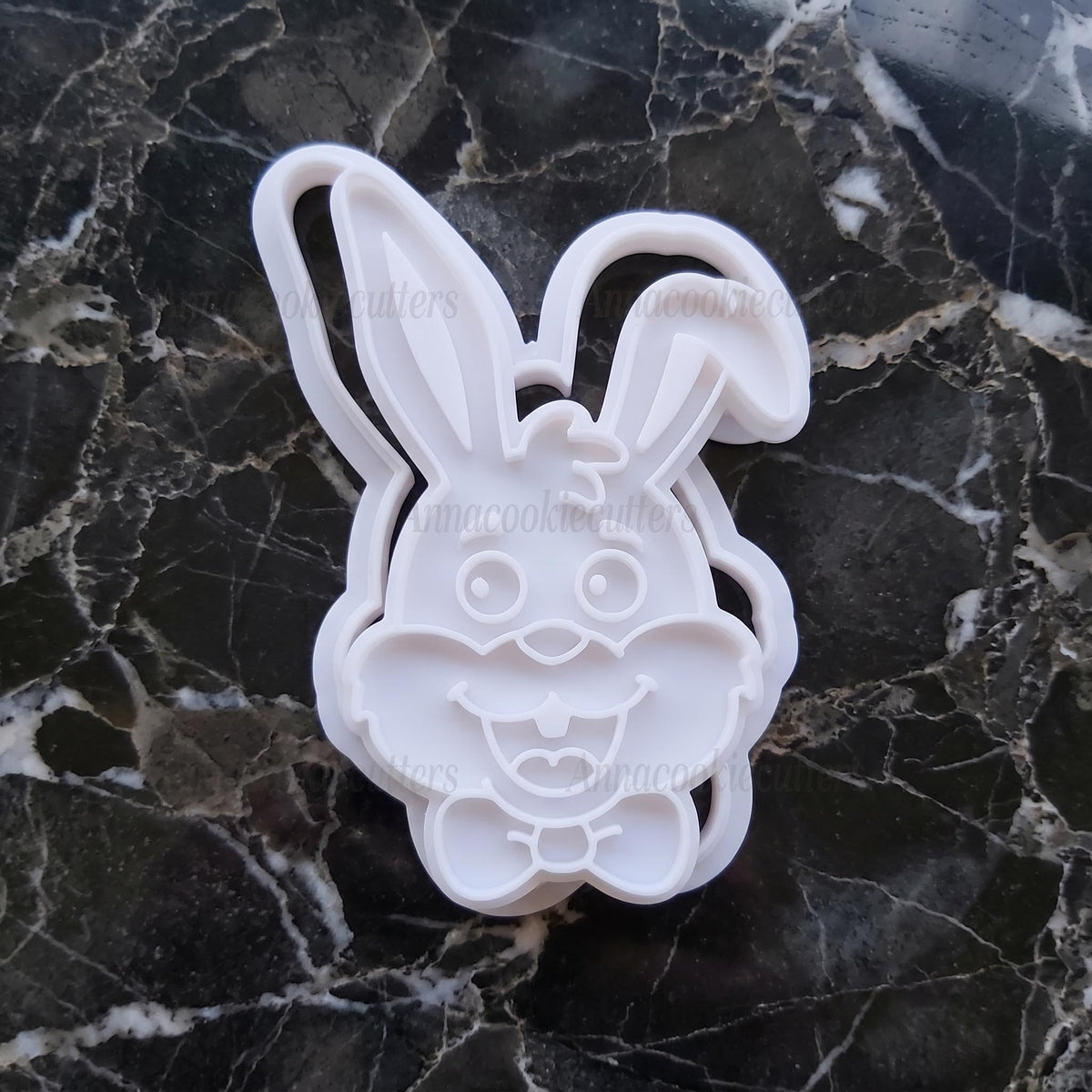 Tagliabiscotti Coniglietto Sorridente con Papillon