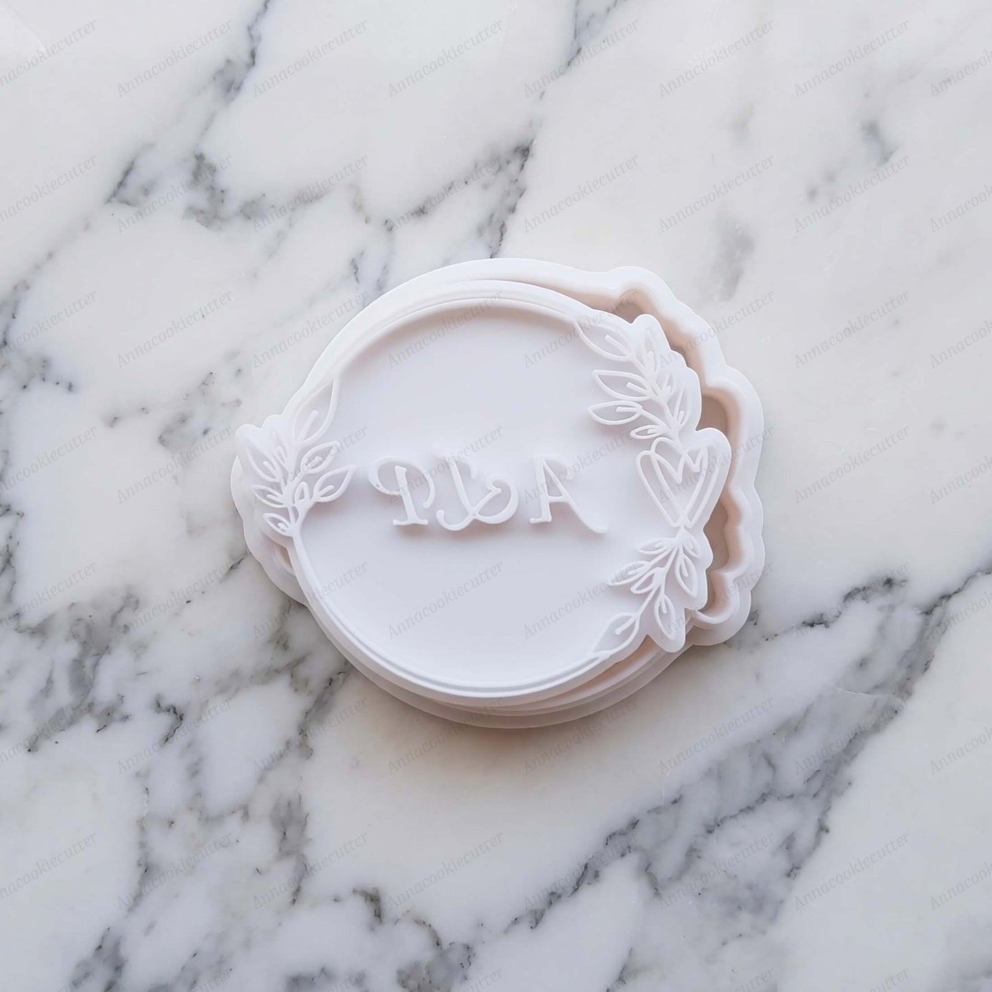 Formina e Stampino con Iniziali Personalizzate e Cuore per Matrimonio e Fidanzamento 8,2 cm
