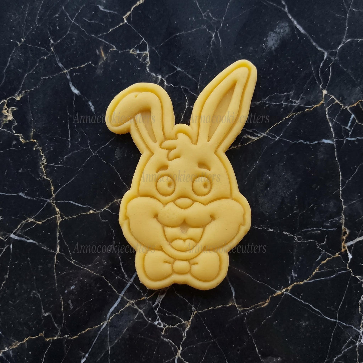 Tagliabiscotti Coniglietto Sorridente con Papillon