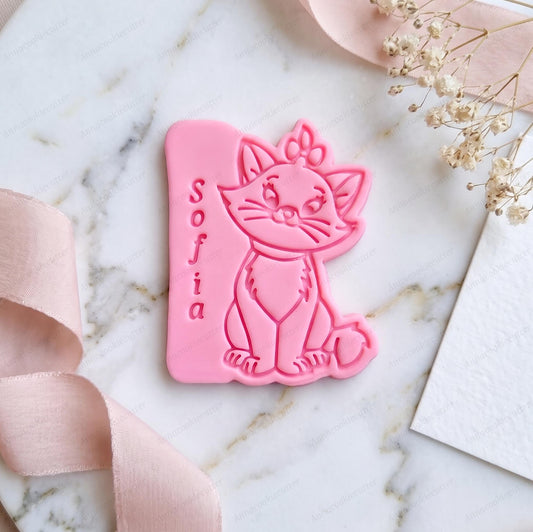 Tagliabiscotti Gattina con Nome Formina Personalizzata per Compleanno