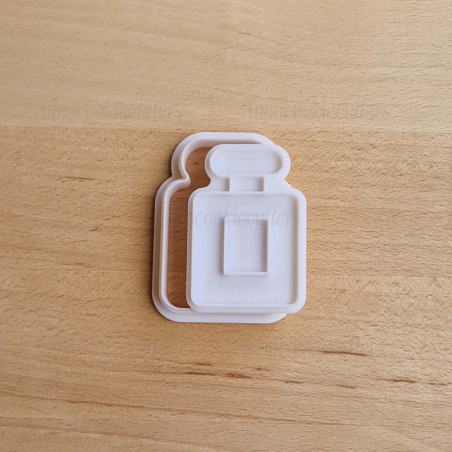 Barbie Tagliabiscotti A Forma di Bottiglia di Profumo Formina per Biscotti