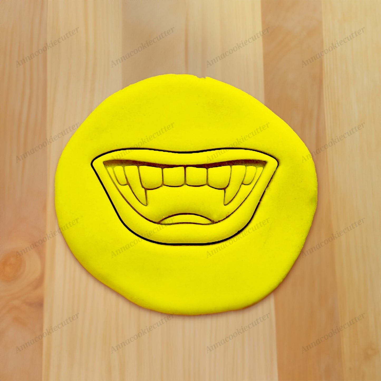 Formina per Biscotti Denti da Vampiro Tagliabiscotti Halloweem Cookie Cutter