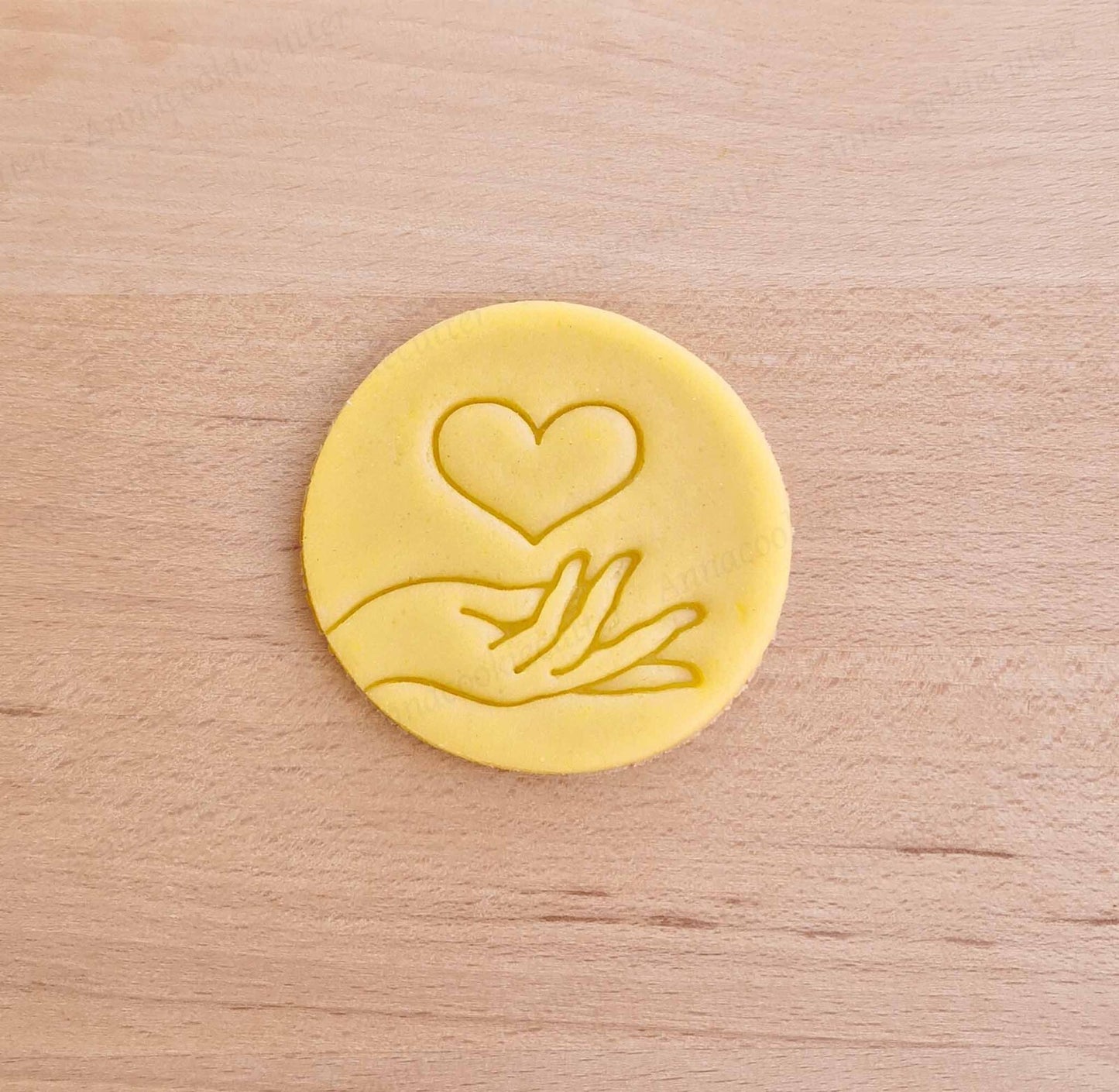 TagliaBiscotti Mano Con Cuore Formina Frolla Timbro Pasta Zucchero Cookie Cutter