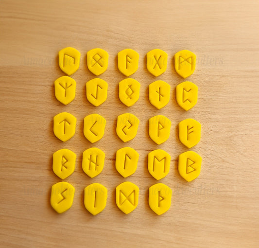 Alfabeto Runico Tagliabiscotti  Set 24 Formine per Biscotti Rune Vichinghe