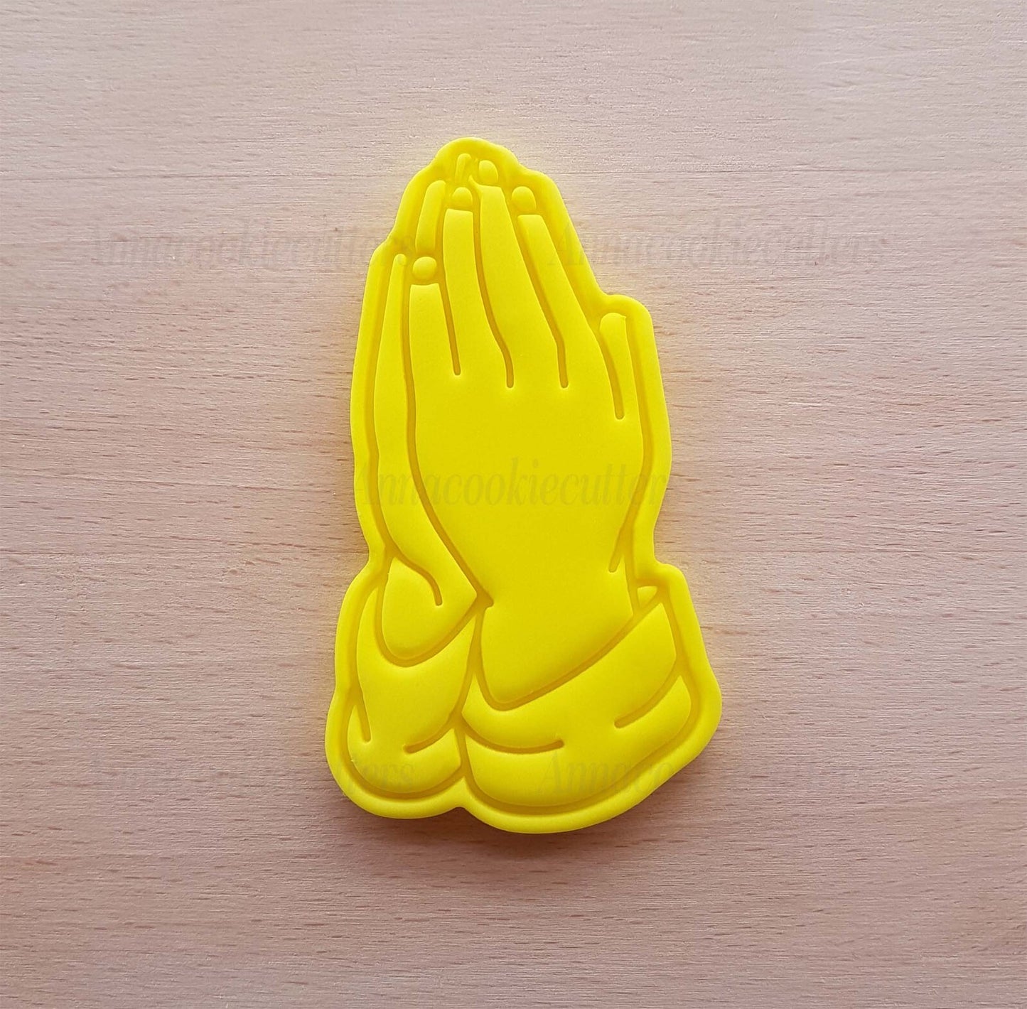 Formina Biscotti Mani In Preghiera Prima Comunione Cresima Tagliabiscotti 6x9 cm