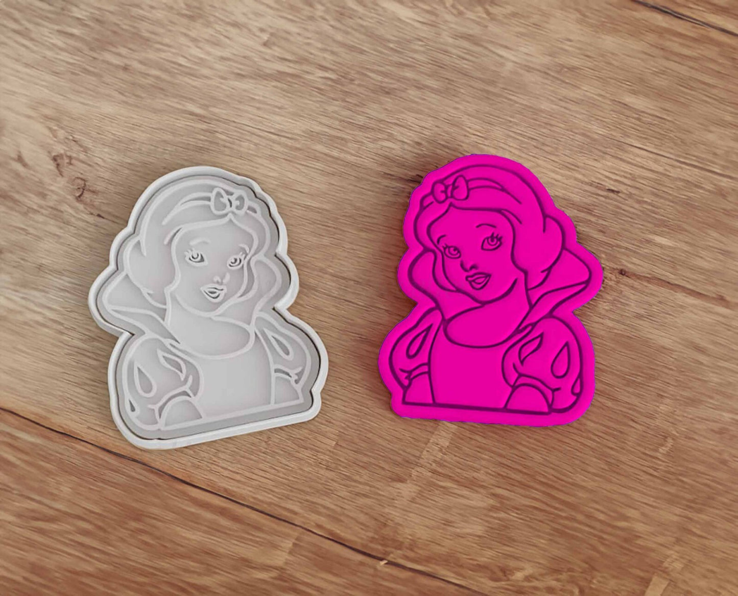Set Tagliabiscotti A Tema Principesse Jasmine, Aurora, Cenerentola, Biancaneve