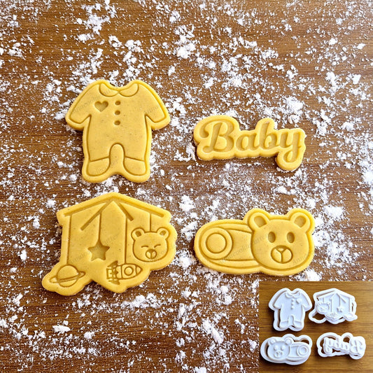 Set 4 Formine Taglia Biscotti Baby Shower Body, Carosello, Orsetto Scritta Baby