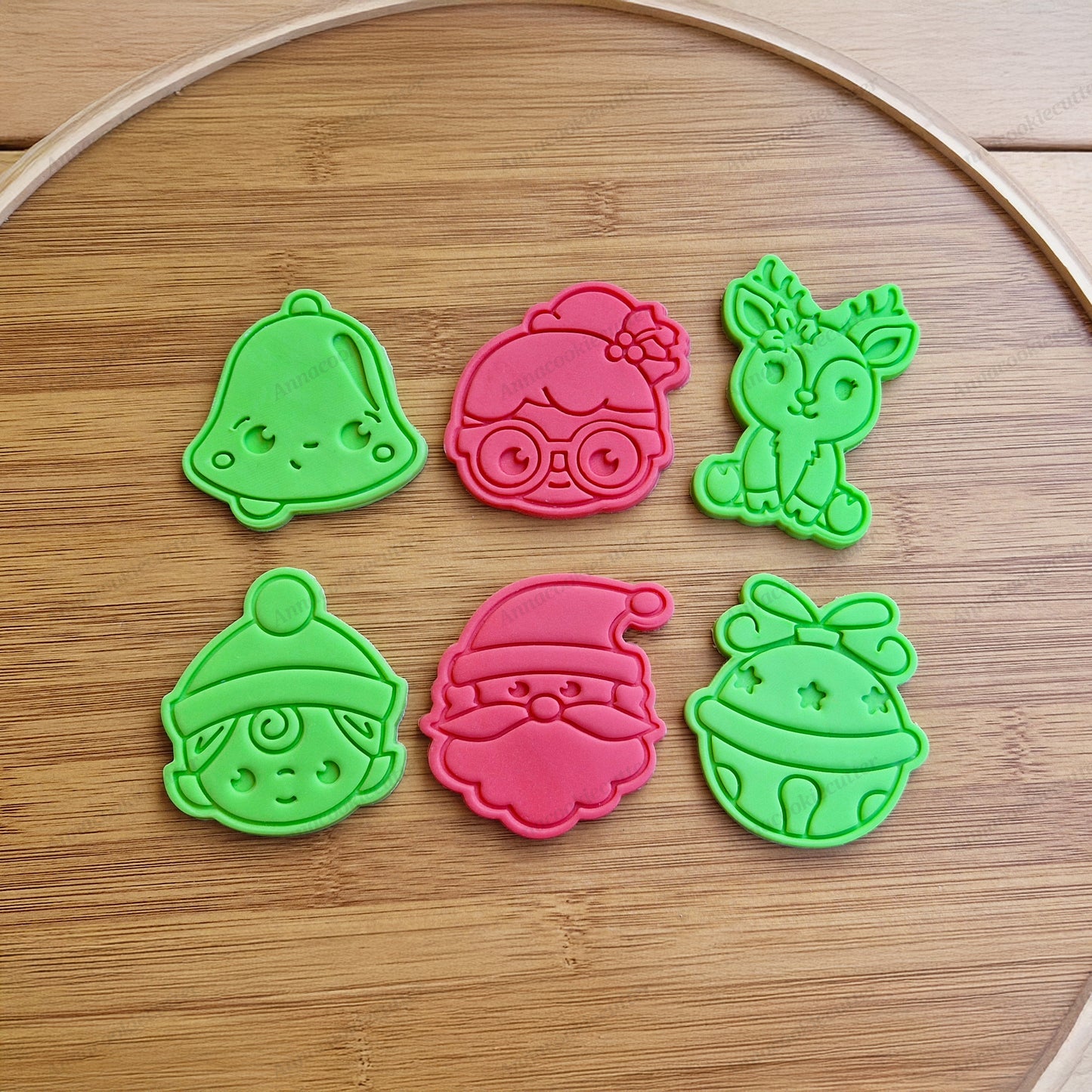 Set Tagliabiscotti di Natale – Formine Natalizie con Babbo Natale, Elfo, Renna e Campanella