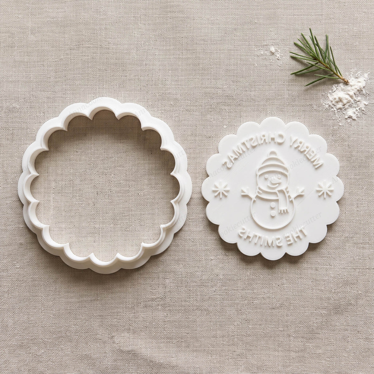Set Tagliabiscotti Festonato e Timbro Pupazzo di Neve Personalizzabile con Nome – Buon Natale o Merry Christmas