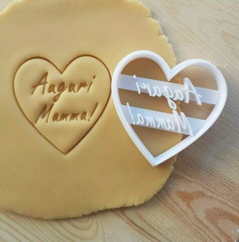 Tagliabiscotti Cuore "Auguri Mamma!" – Formina con Scritta per Biscotti Festa della Mamma e Compleanno